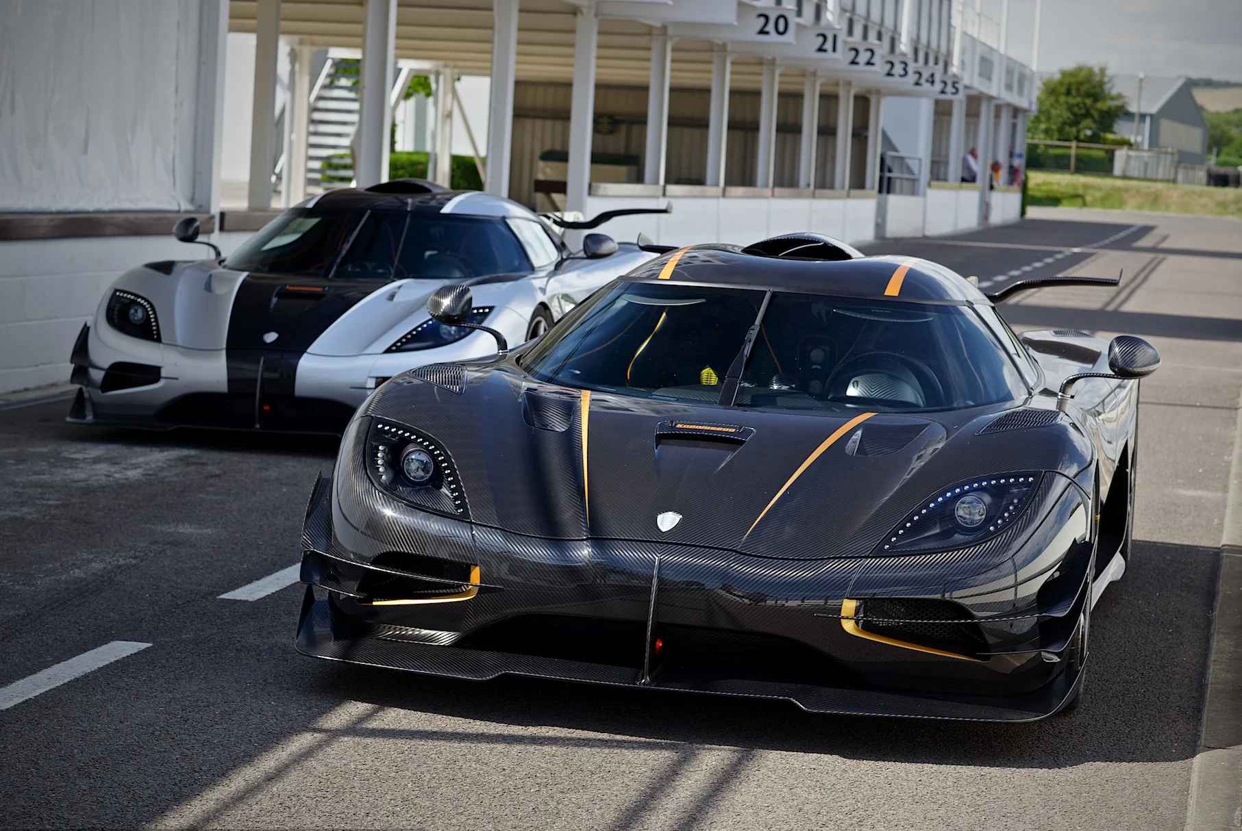 Koenigsegg one : 1